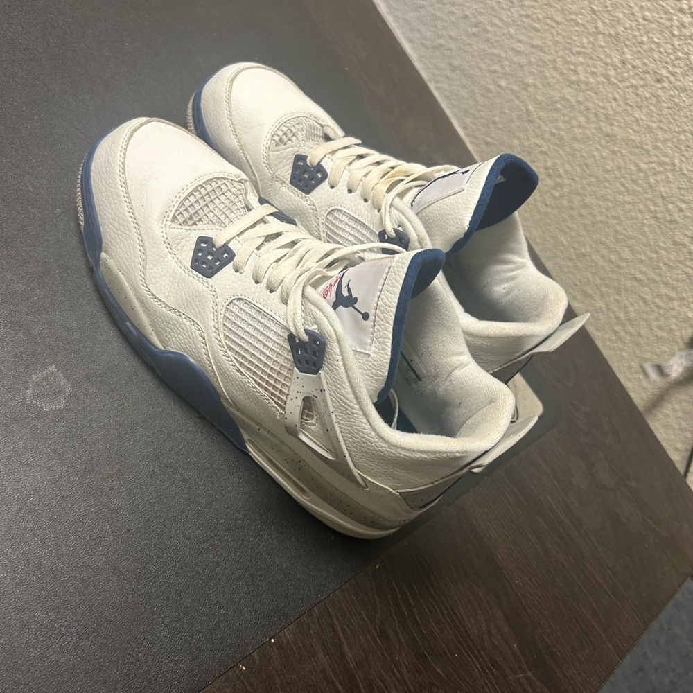 Jordan 4 Retro ‘Midnight Navy’ Size 13